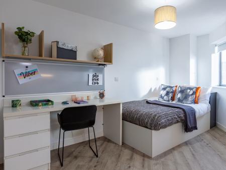 Club Studio Student flat to rent on Newport Road, Cardiff, CF24