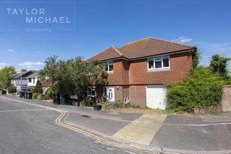 6 bed student house to rent on Eastbourne Road, Brighton, BN2