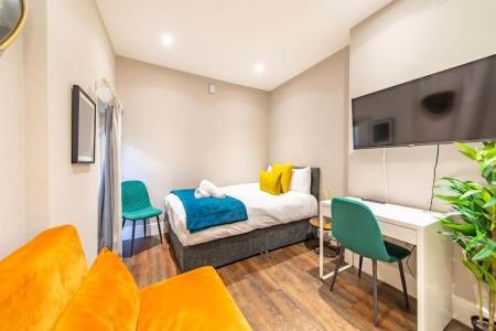 Student studio flat to rent on Eaton Place, Brighton, BN2