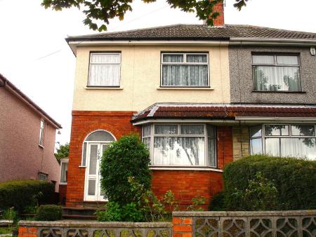3 bed student house to rent on Monks Park Avenue, Bristol, BS7