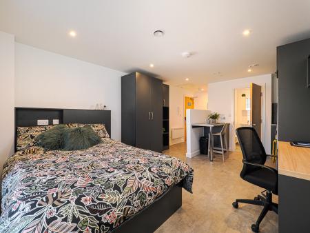 B02-style studio Student flat to rent on St Peters Street, Canterbury, CT1