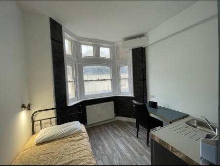 Classic Ensuite Student flat to rent on West Street, Brighton, BN1