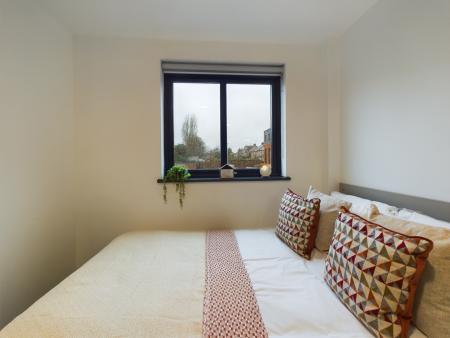 Premium Ensuite Student flat to rent on Fletchamstead Highway, Coventry, CV4