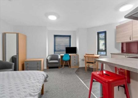 Student studio flat to rent on Studio 12, Plymouth, PL1