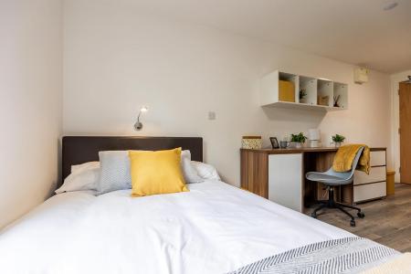Classic Studio Student flat to rent on Servia Road, Leeds, LS7