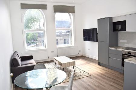 Student studio flat to rent on Wilmslow Road, Manchester, M20