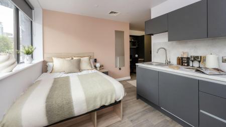 Premium Studio Student flat to rent on Park Cross Street, Leeds, LS1