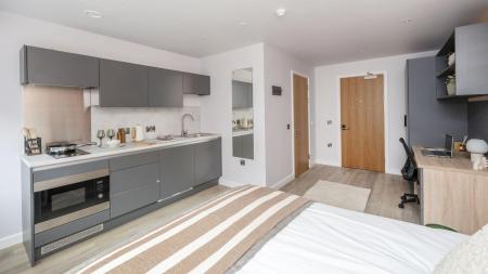 Large Premium Studio Student flat to rent on Park Cross Street, Leeds, LS1