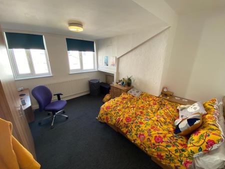 3 bed student house to rent on Kendal Lane, Leeds, LS3