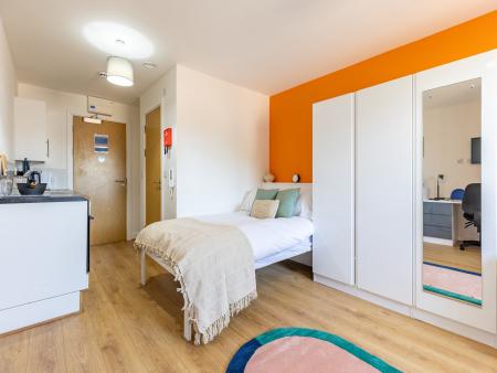 Deluxe Studio Student flat to rent on Russell Street, Nottingham, NG7