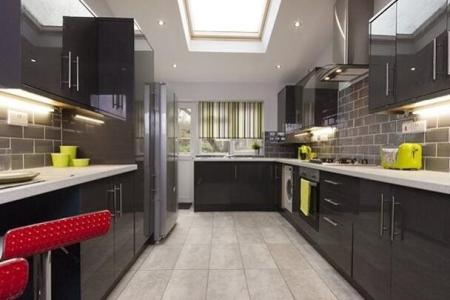 4 bed student house to rent on Beeston Road, Nottingham, NG7