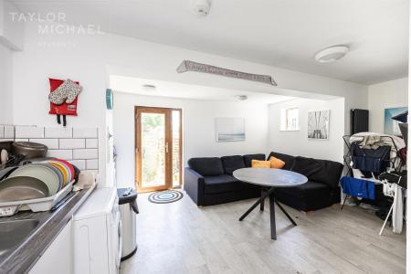 6 bed student house to rent on Norwich Drive, Brighton, BN2