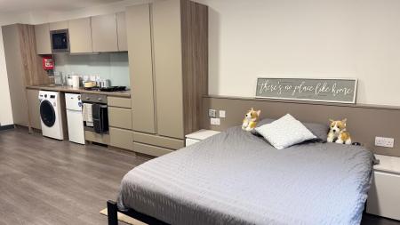 Classic Studio Student flat to rent on Woodhouse Square, Leeds, LS3