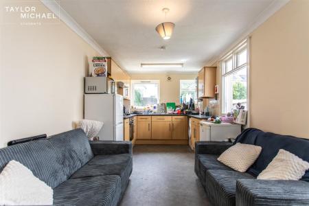 5 bed student house to rent on Totland Road, Brighton, BN2