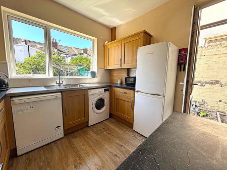 6 bed student house to rent on Beverley Road, Bristol, BS7