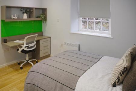 2 Bed Apartment Student flat to rent on Broad Lane, Leeds, LS5