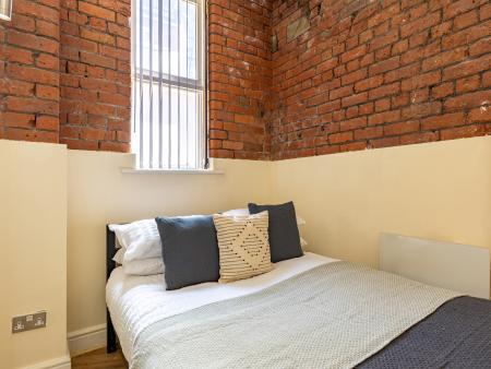 One Bed Flat (5) Student flat to rent on Corporation Street, Manchester, M4