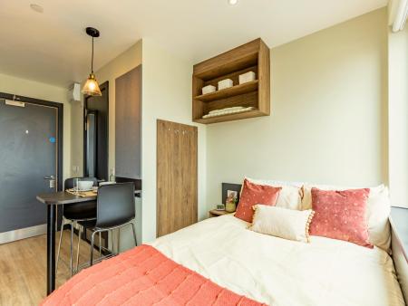 Premium Plus - Sea View Student flat to rent on Upper North Street, Brighton, BN1