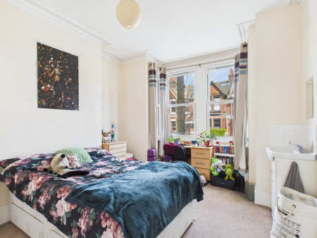 5 bed student house to rent on Hollingbury Park Avenue, Brighton, BN1