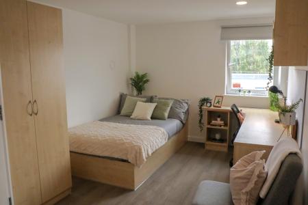 Ensuite silver plus 5 bed student flat to rent on Midland Way, Nottingham, NG7