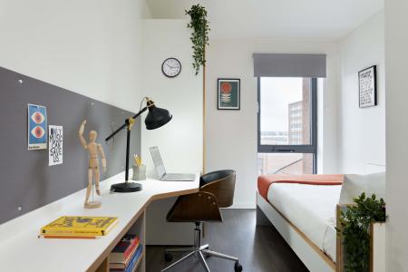 Cooper Ensiute Student flat to rent on Broad Lane, Sheffield, S1