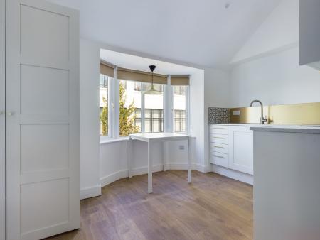 Student studio flat to rent on Castle Street, Brighton, BN1