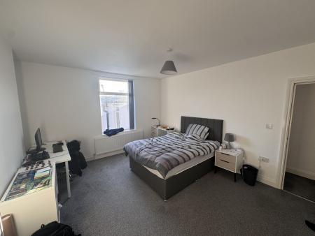 4 bed student house to rent on High Street South, Durham, DH7