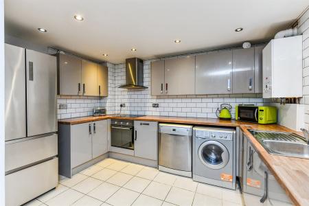 1 bed student house to rent on Malin Hill, Nottingham, NG1