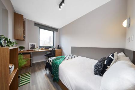 Silver En Suite 5 bed student flat to rent on Jennens Road, Birmingham, B5