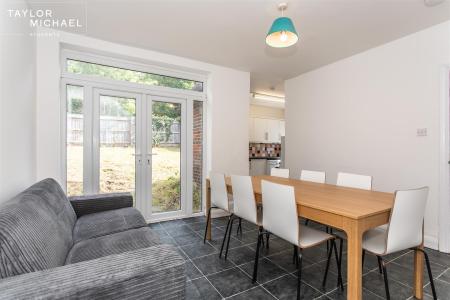 7 bed student house to rent on Bevendean Crescent, Brighton, BN2