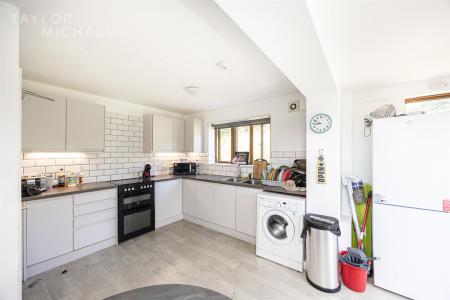 5 bed student house to rent on Norwich Drive, Brighton, BN2