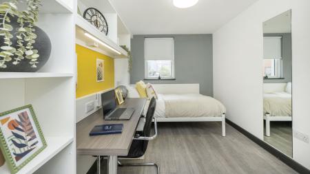 Superior Plus 2 bed student flat to rent on Albert Street, Newcastle, NE1