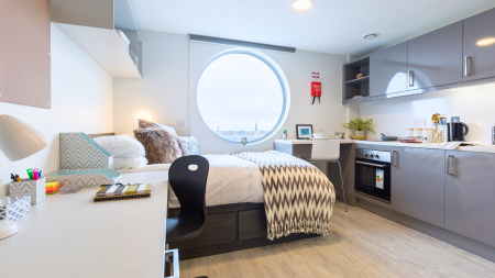 Superior Studio Student flat to rent on City Road, Cardiff, CF24