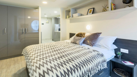 Platinum Studio Student flat to rent on City Road, Cardiff, CF24