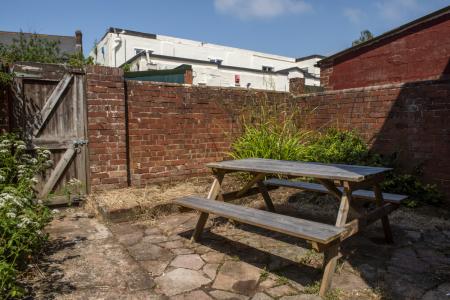 6 bed student house to rent on Wrentham Estate, Exeter, EX4