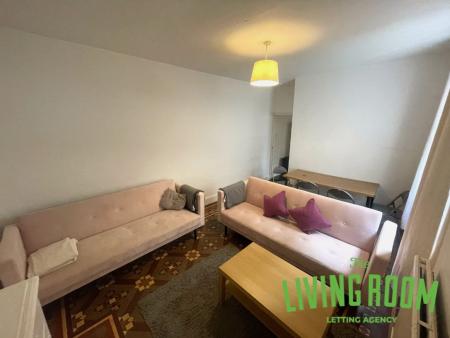 5 bed student house to rent on Tydfil Place, Cardiff, CF23