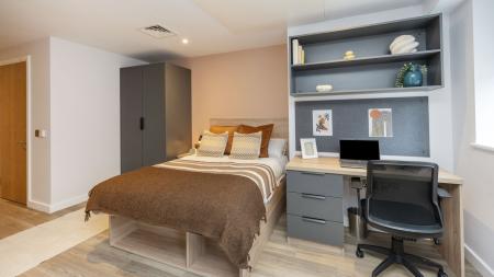 Deluxe Studio Student flat to rent on Park Cross Street, Leeds, LS1