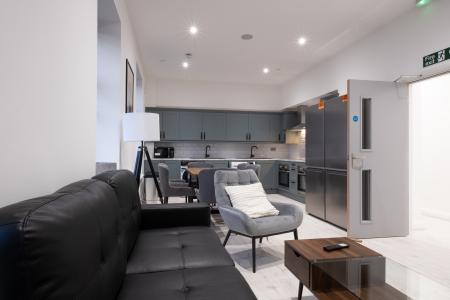 6 bed student house to rent on De La Beche Street, Swansea, SA1