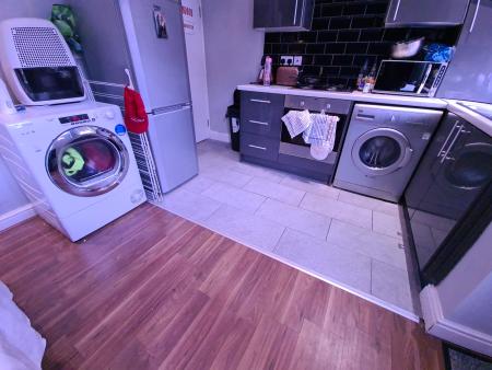 2 bed student house to rent on Harold View, Leeds, LS6