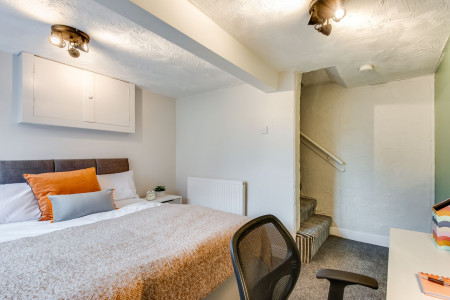 4 Bedroom Apartment