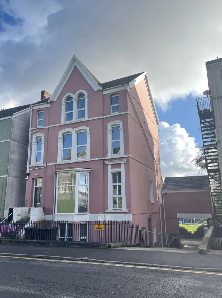 3 bed student house to rent on Bryn Rd, Swansea, SA2