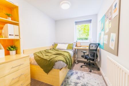 Silver Room 5 bed student flat to rent on Elvetham Road, Birmingham, B15