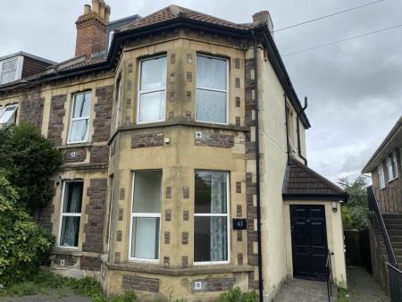 Student studio flat to rent on Gloucester Road North, Bristol, BS7