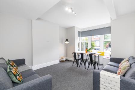 8 bed student house to rent on Estcourt Avenue, Leeds, LS6