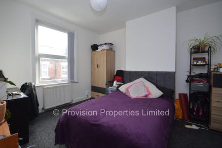 2 bed student house to rent on Kelsall Terrace, Leeds, LS6