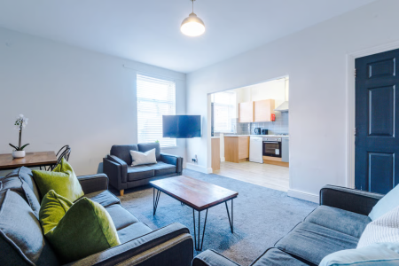 8 bed student house to rent on Malcolm Street, Newcastle, NE6