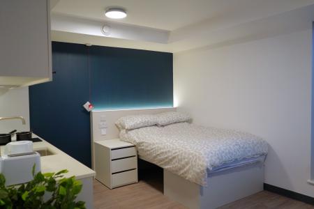 VIP (Accessible) Student flat to rent on Unilife Castle Way, High Street, Southampton, Southampton, SO14