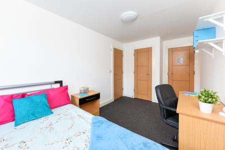 Five Bed Gold 5 bed student flat to rent on Welford Road, Leicester, LE2