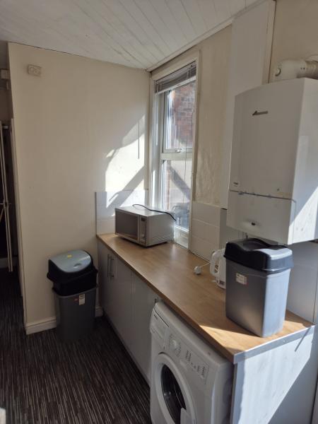 6 bed student house to rent on Derby Road, Manchester, M14