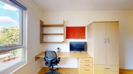 Studio - 2nd Floor Student flat to rent on Harborne Park Road, Birmingham, B17